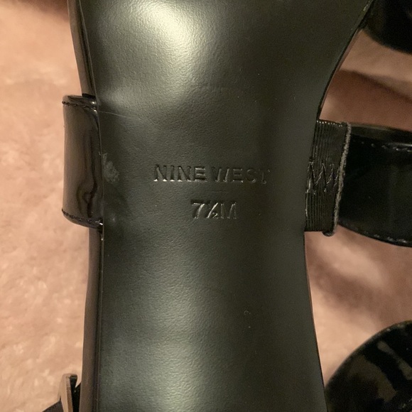 Black heels - Picture 5 of 6